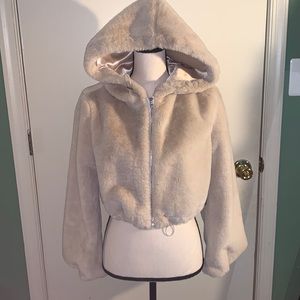 Faux fur beige cropped jacket